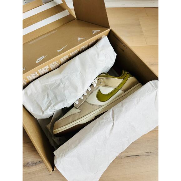 Nike Dunk Low Size 10.5 NEW Sail/Pacific Moss/Cream HF4262-133 - Picture 5 of 8